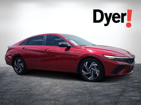 Used 2025 Hyundai Elantra Sport FWD image 1