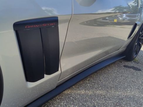 Used 2005 Chevrolet Corvette Coupe w/ Preferred Equipment Group image 21