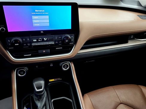 Used 2024 Toyota Grand Highlander Platinum image 32