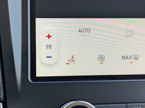 Used 2024 Ford Edge SEL image 30