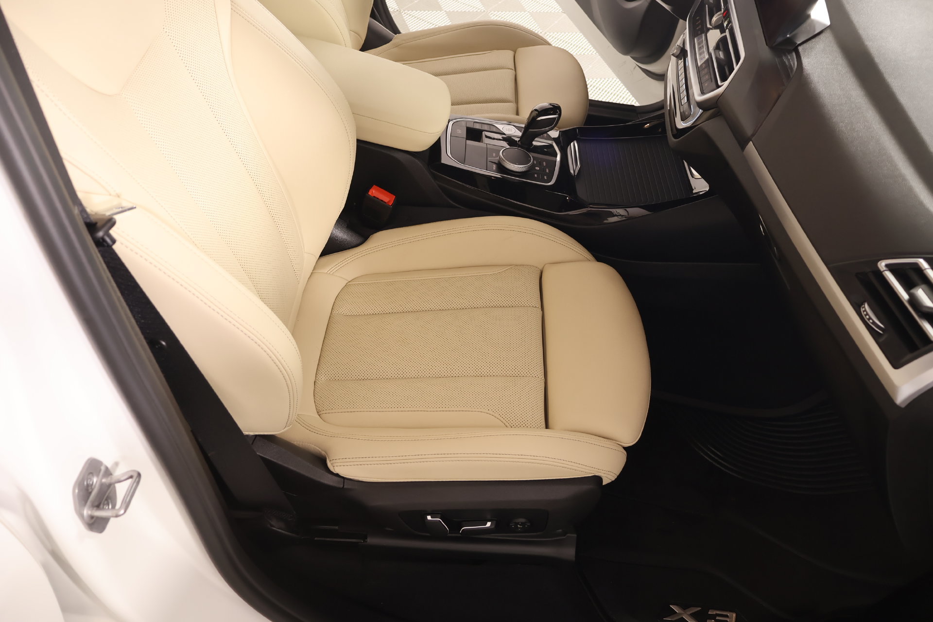 Certified 2024 BMW X3 sDrive30i w/ Premium Package RWD image 14