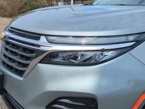 Used 2024 Chevrolet Equinox LS w/ LS Convenience Package image 9