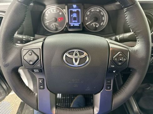 Used 2019 Toyota Tacoma TRD Sport w/ Technology Package image 14