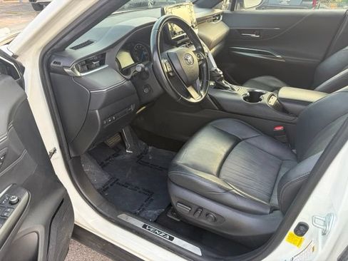 Used 2021 Toyota Venza XLE w/ Carpet Mat Package (TMS) AWD/4WD image 10
