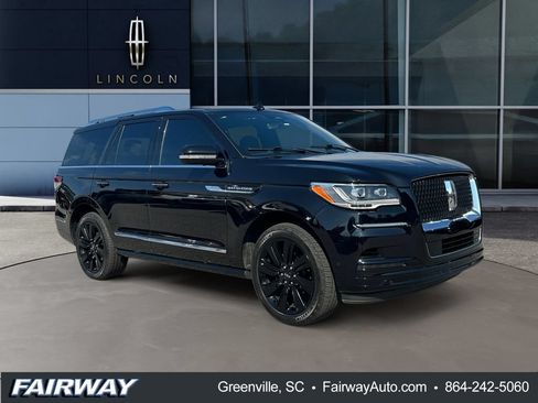 Used 2023 Lincoln Navigator Reserve RWD image 4