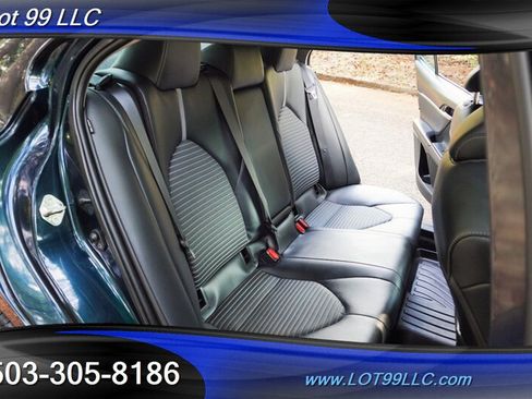 Used 2020 Toyota Camry SE FWD image 16