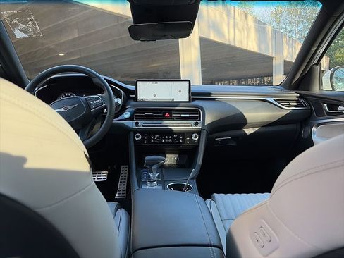 Used 2025 Genesis G70 3.3T Advanced image 3