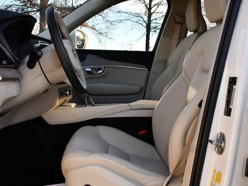 Certified 2024 Volvo XC90 B6 Plus w/ Protection Package image 16