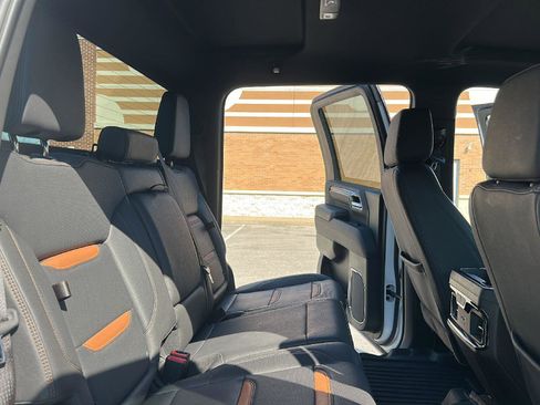 Used 2024 GMC Sierra 2500 AT4 image 25