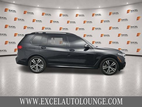 Used 2021 BMW X7 xDrive40i w/ M Sport Package AWD/4WD image 6