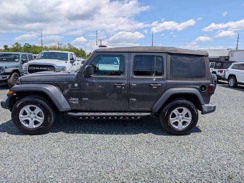 Used 2019 Jeep Wrangler Unlimited Sport S AWD/4WD image 2