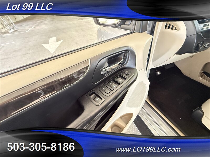 Used 2013 Chrysler Town & Country Limited w/ Luxury Group FWD image 35