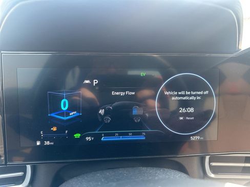 Used 2023 Hyundai Elantra Limited w/ Cargo Package image 10