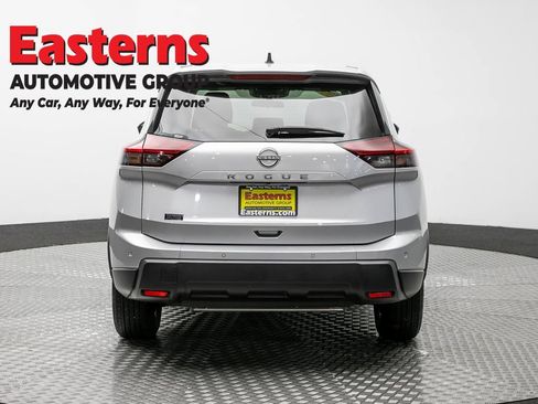 Used 2024 Nissan Rogue S FWD image 6