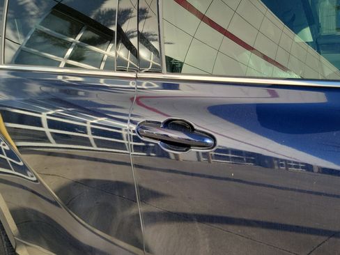 Used 2023 Toyota Highlander Limited image 17