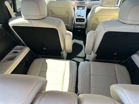 New 2026 Mercedes-Benz GLS 450 4MATIC image 32