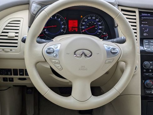 Used 2011 INFINITI FX35 2WD w/ Premium Pkg image 12