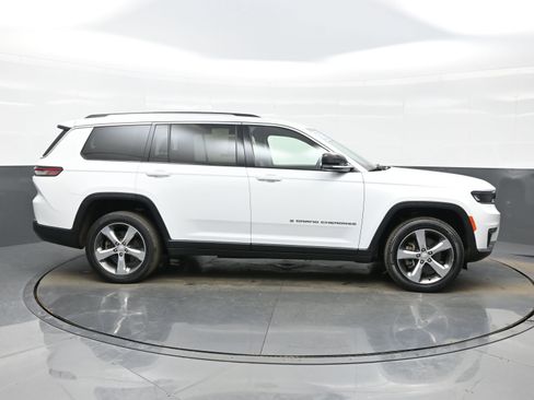Used 2022 Jeep Grand Cherokee L Limited image 7