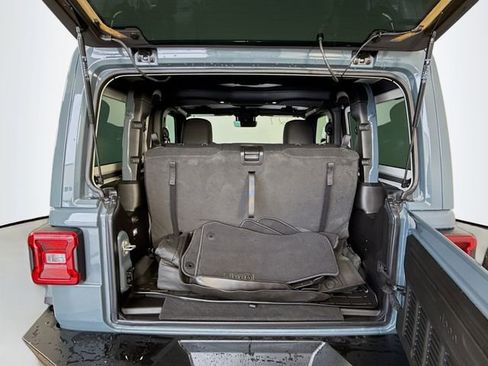 Used 2024 Jeep Wrangler Rubicon image 24