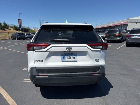 Used 2025 Toyota RAV4 XLE AWD/4WD image 6