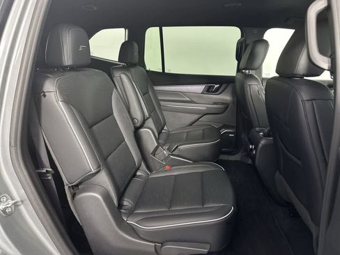 Used 2025 Buick Enclave Sport Touring image 21