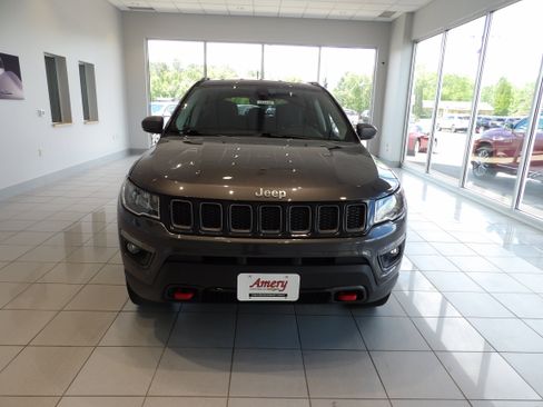 Used 2019 Jeep Compass Trailhawk AWD/4WD image 2