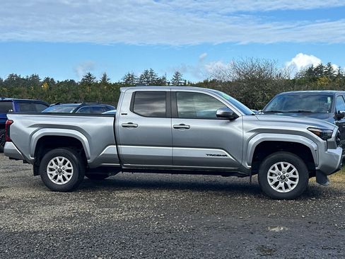 Used 2024 Toyota Tacoma SR5 AWD/4WD image 3