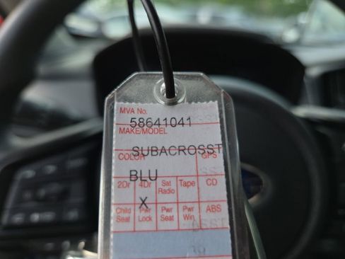 Used 2025 Subaru Crosstrek 2.0i Premium image 4