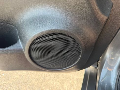 Used 2020 Nissan Rogue S FWD image 16