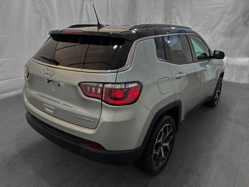 Used 2025 Jeep Compass Limited AWD/4WD image 7