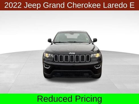 Used 2022 Jeep Grand Cherokee Laredo E w/ Security & Convenience Group AWD/4WD image 2