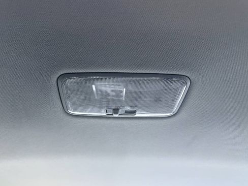 Used 2015 Toyota Camry SE FWD image 40