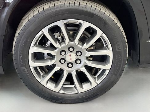 Used 2022 GMC Acadia Denali image 33