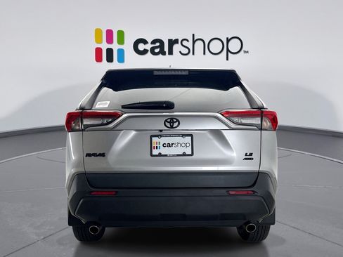 Used 2021 Toyota RAV4 LE AWD/4WD image 4