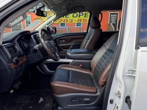 Used 2018 Nissan Titan Platinum Reserve w/ Platinum Utility Package AWD/4WD image 10