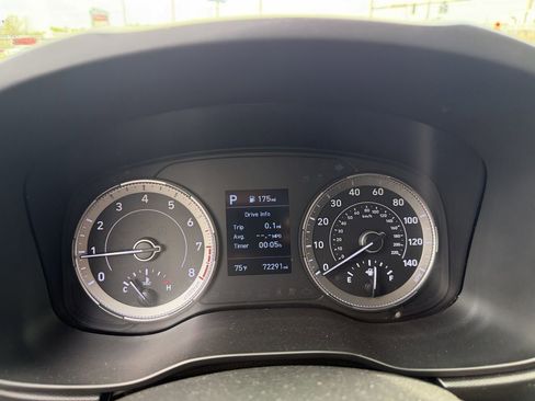 Used 2021 Hyundai Venue SE FWD image 24
