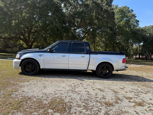 Used 2003 Ford F150 Harley-Davidson image 2