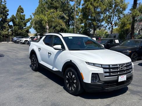 Used 2025 Hyundai Santa Cruz SEL AWD/4WD image 5
