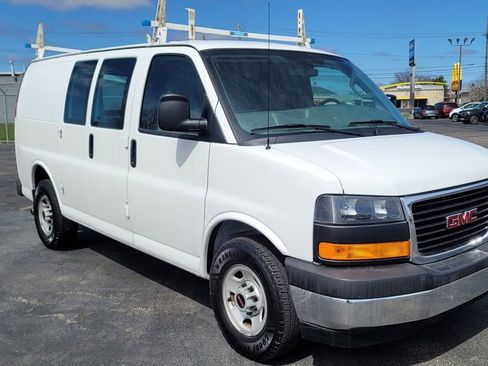 Used 2017 GMC Savana 2500 RWD image 2