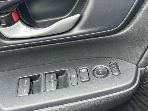 Used 2020 Honda CR-V LX image 32