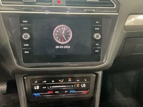 Certified 2024 Volkswagen Tiguan SE w/ Panoramic Sunroof Package AWD/4WD image 20