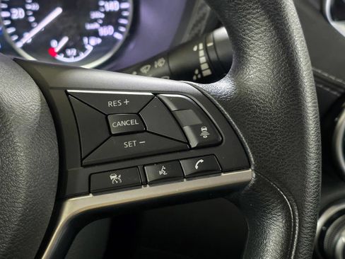 Used 2024 Nissan Sentra SV FWD image 31