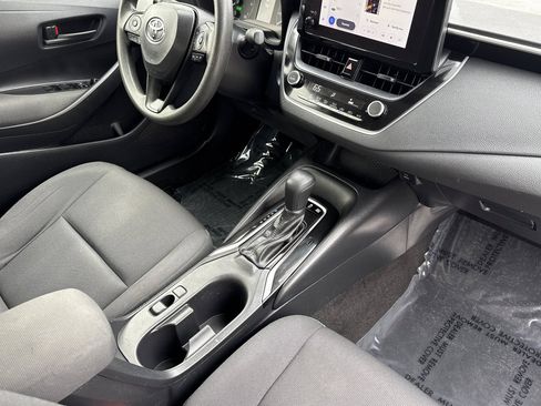 Used 2024 Toyota Corolla LE w/ LE Convenience Package FWD image 17