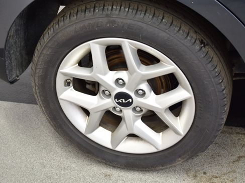 Used 2024 Kia Soul LX w/ Option Group 015 FWD image 36