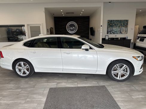 Used 2018 Volvo S90 T5 Momentum w/ Convenience Package image 9