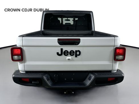 Used 2023 Jeep Gladiator Sport AWD/4WD image 6