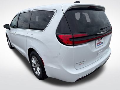 Used 2026 Chrysler Pacifica Limited