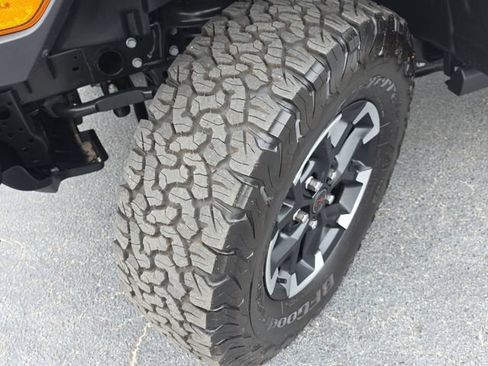 Used 2025 Jeep Wrangler Unlimited Rubicon w/ Safety Group AWD/4WD image 31