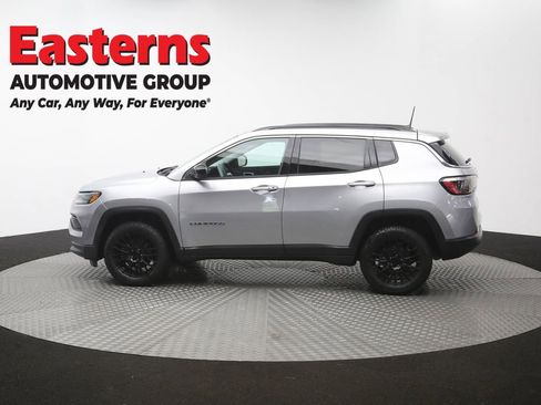 Used 2022 Jeep Compass Latitude AWD/4WD image 59