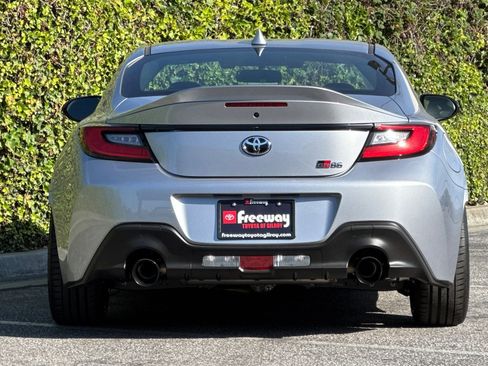 New 2026 Toyota GR86 Premium RWD image 5